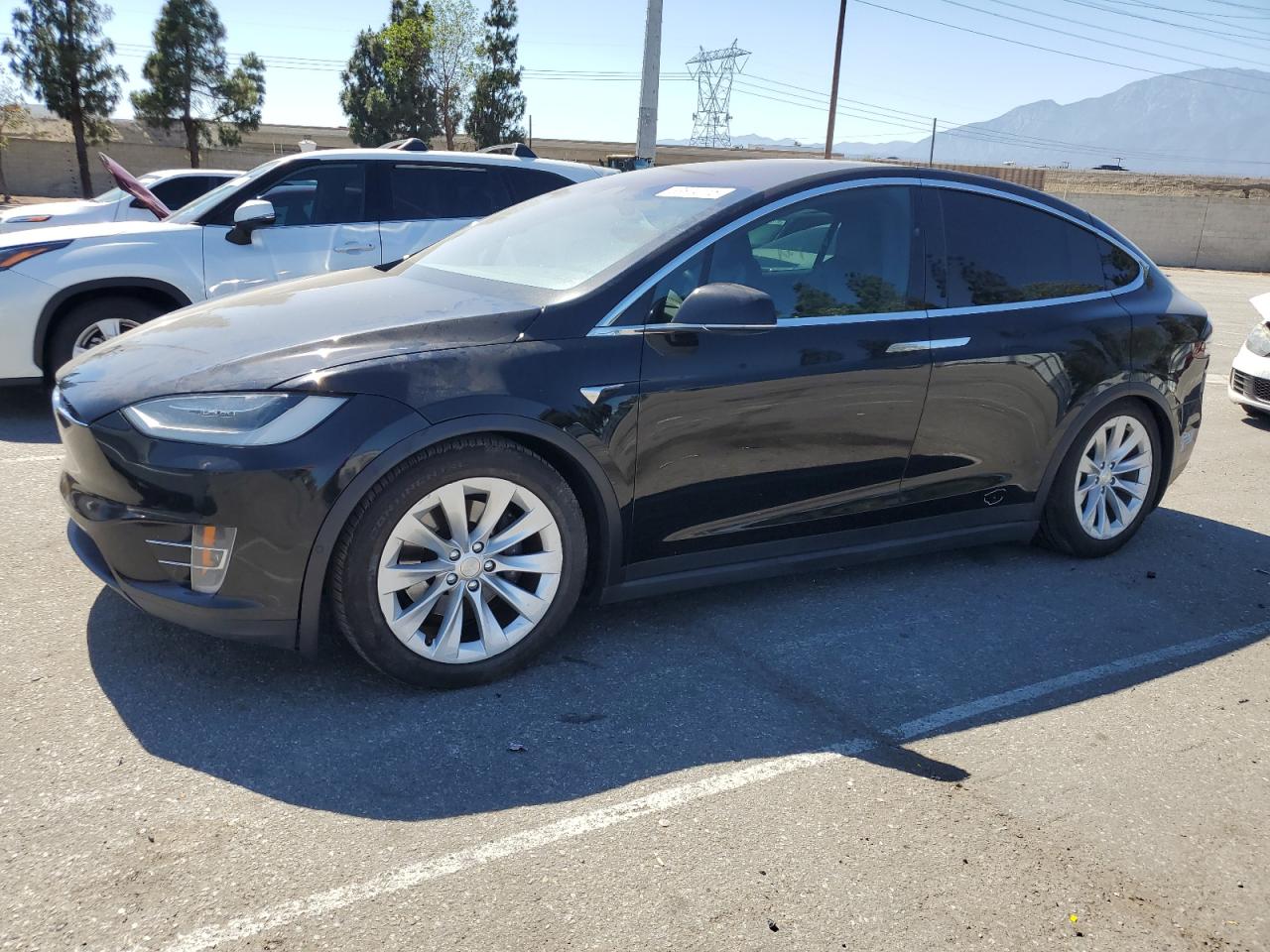 TESLA MODEL X   *5YJXCBE23MF324868*
