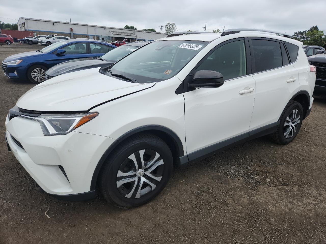 TOYOTA RAV4 LE  *JTMBFREV3HJ136385*