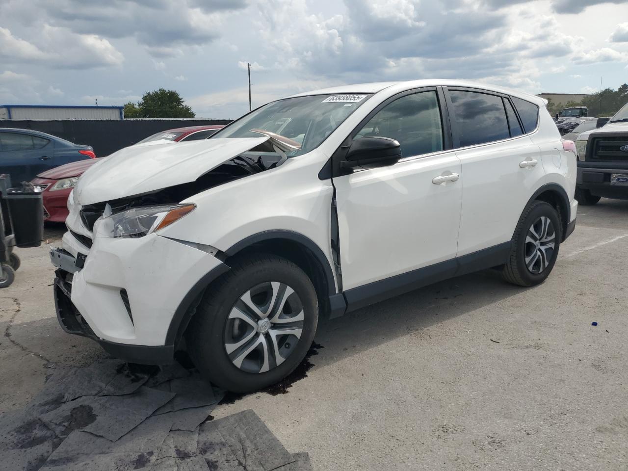 TOYOTA RAV4 LE  *JTMBFREV7JJ731360*