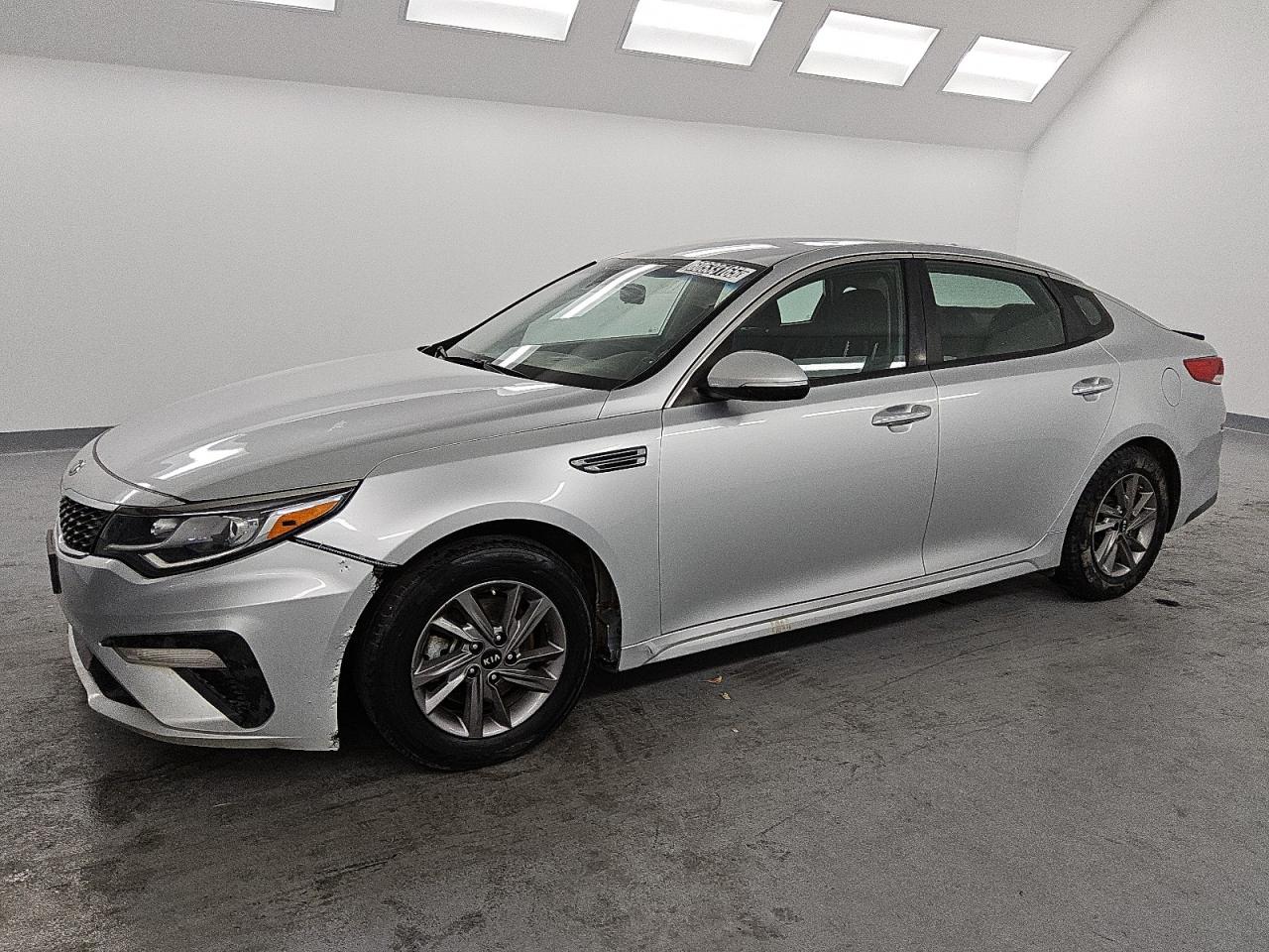 KIA OPTIMA LX  *5XXGT4L33LG422740*