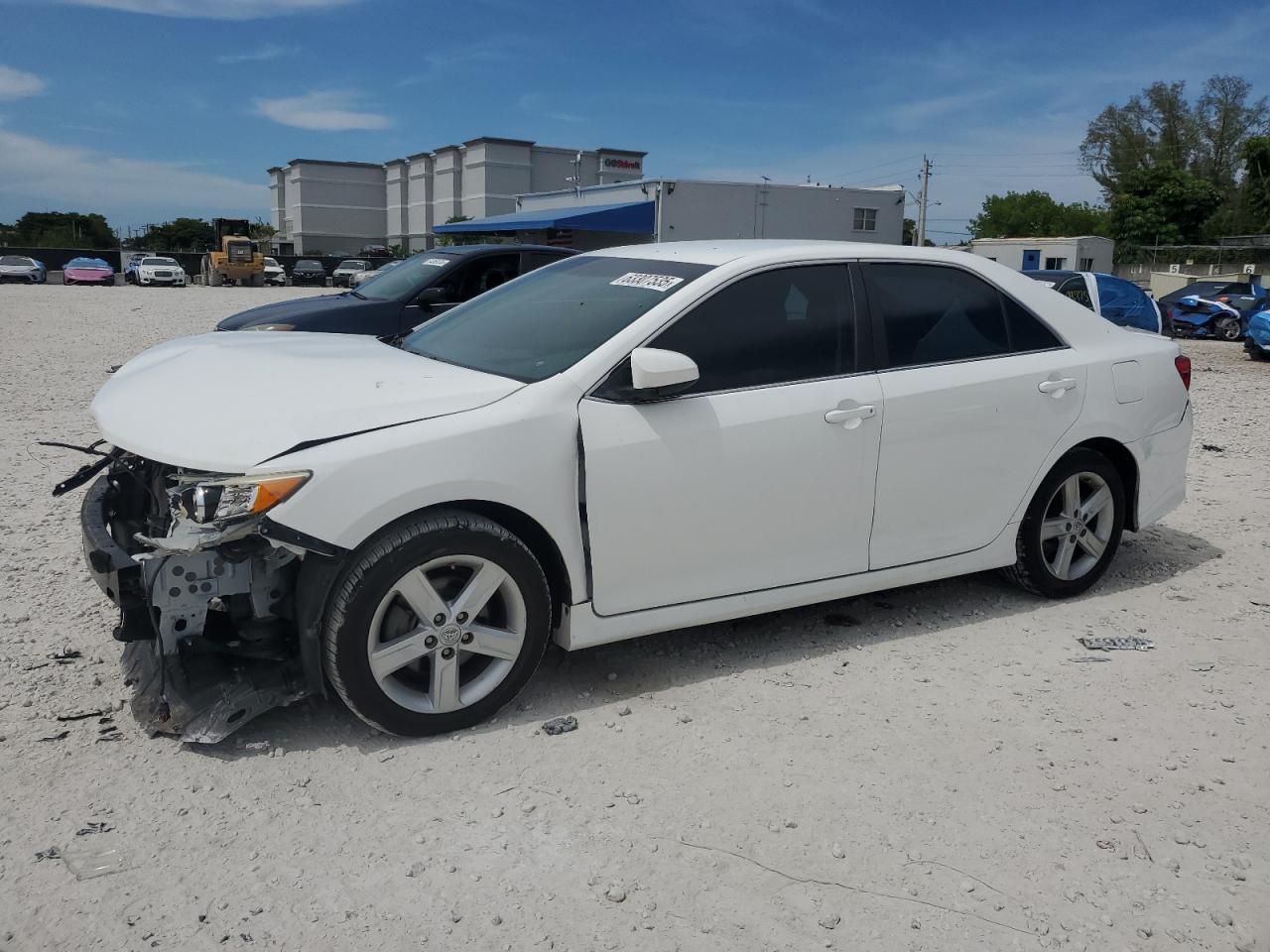 TOYOTA CAMRY L  *4T1BF1FK4EU762183*