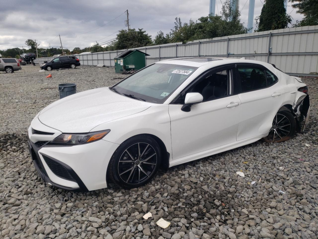 TOYOTA CAMRY SE  *4T1T11BK2MU025670*