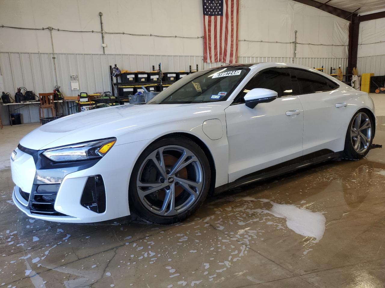 AUDI E-TRON GT   *WAUFJBFW4P7002475*