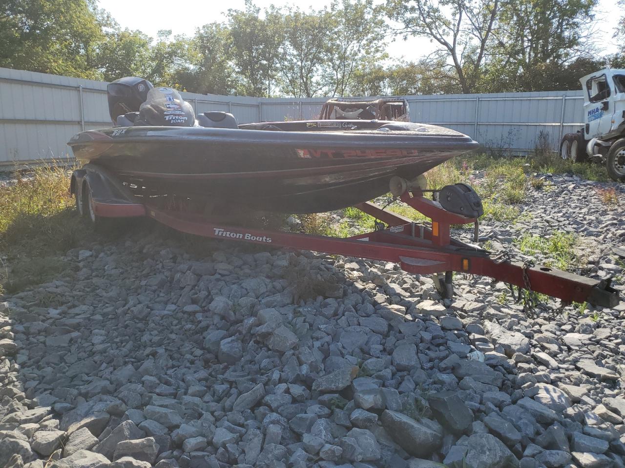 TRIT BOAT   *TJZ1Y454B505*