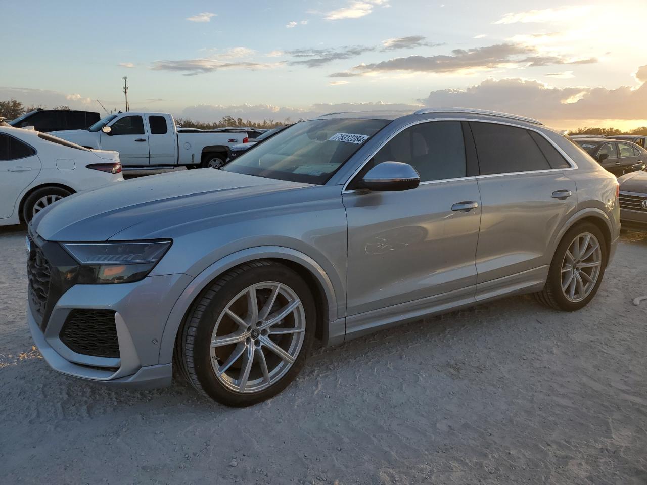 AUDI RS Q8  *WU1ARBF11PD031124*