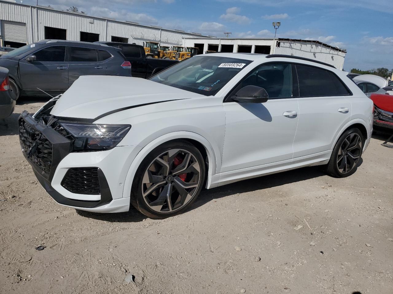 AUDI RS Q8  *WU1ARBF19RD015644*