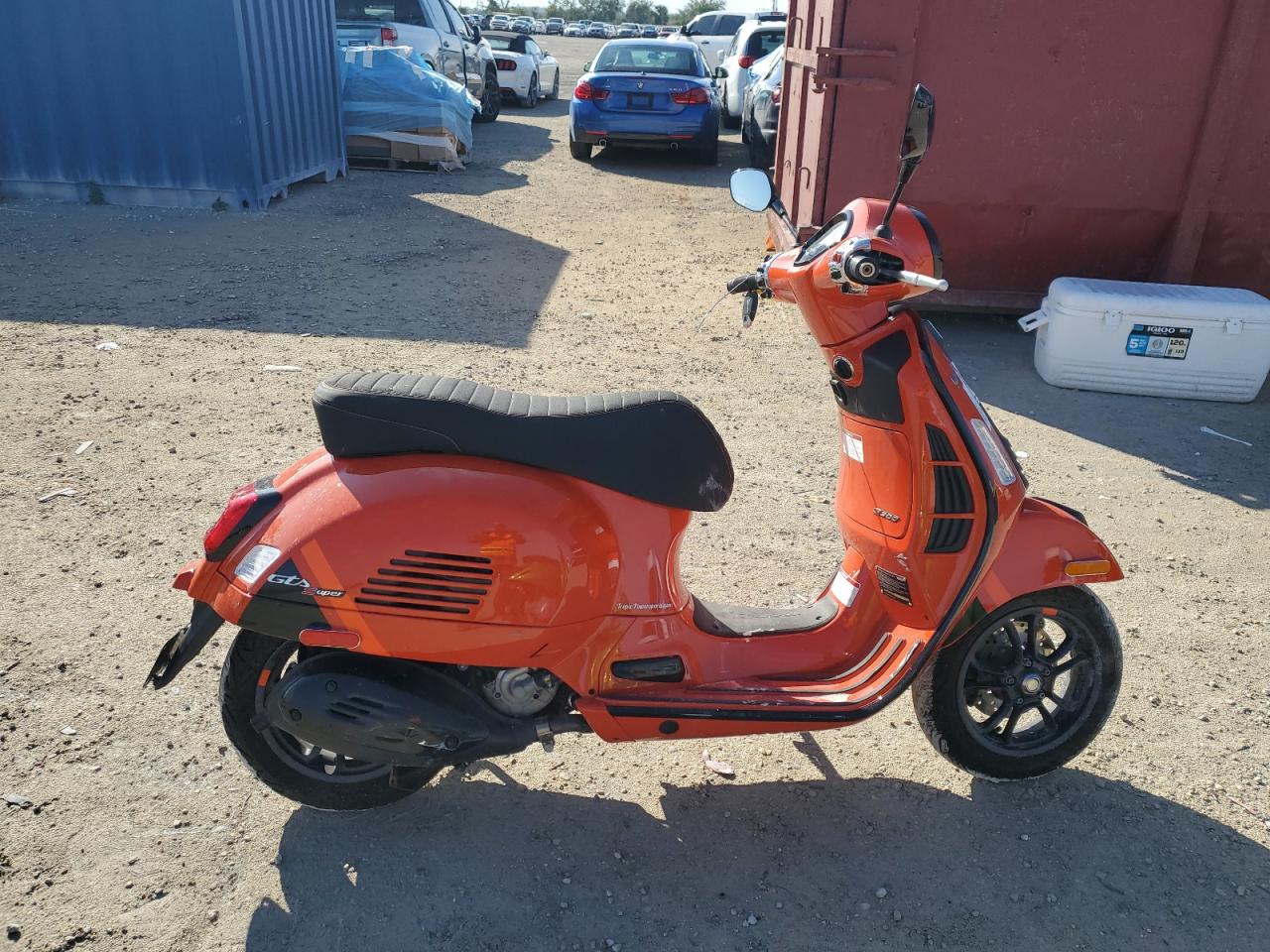 VESPA GTS/SEI GI   *ZAPMD39M0P5200014*