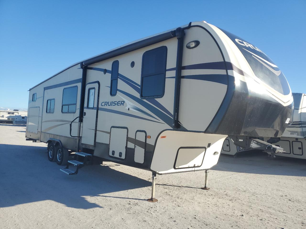 CROSSROADS TRAILER   *4YDF33527H9320093*