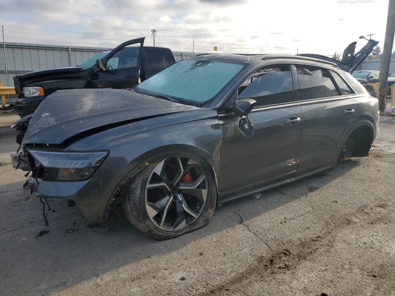 AUDI RS Q8  *WU1ARBF13MD014823*