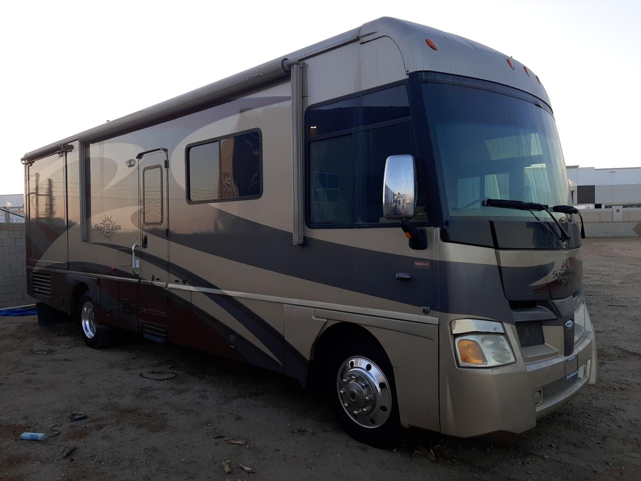 FORD F530 SUPER  *1F6NF53Y180A04429*