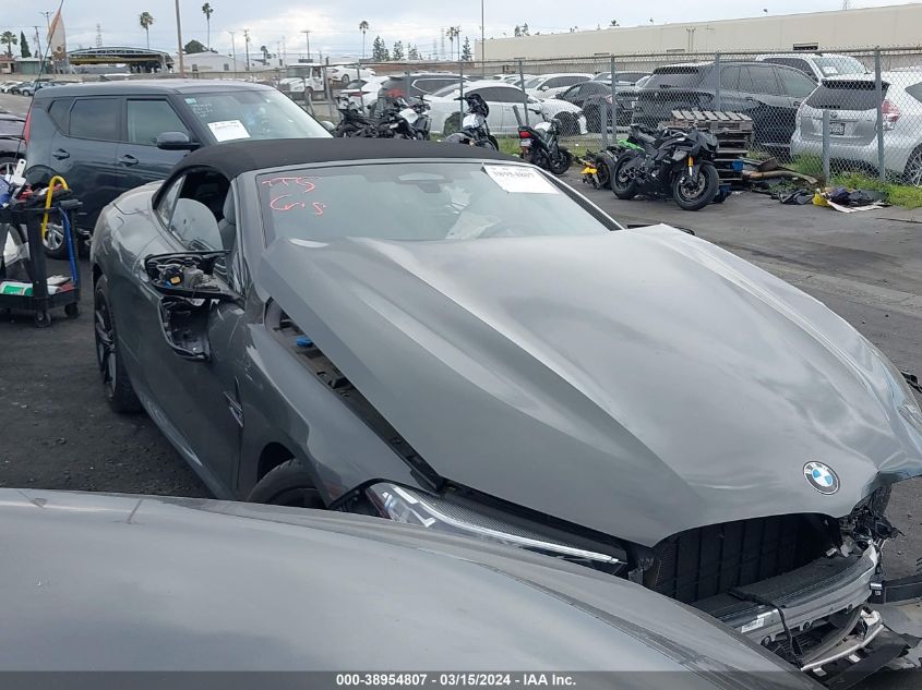 BMW M8   *WBSDZ0C02LBM09556*