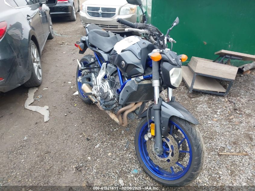 YAMAHA FZ07   *JYARM06E5FA000413*
