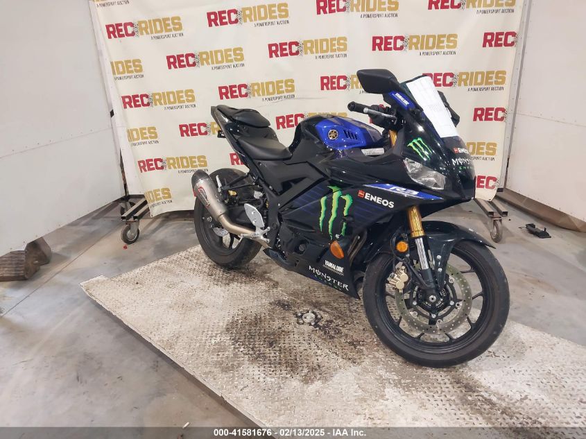 YAMAHA YZFR3 A  *MH3RH18Y1MK005140*