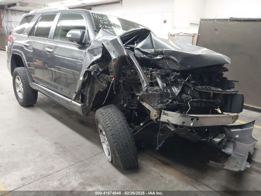 TOYOTA 4RUNNER SR5 V6  *JTEBU5JR0B5061339*