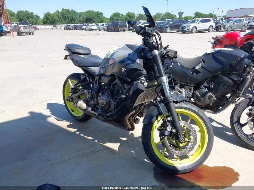YAMAHA FZ07   *JYARM06E5GA010425*