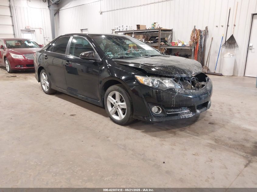 TOYOTA CAMRY SE  *4T1BF1FK1EU798770*