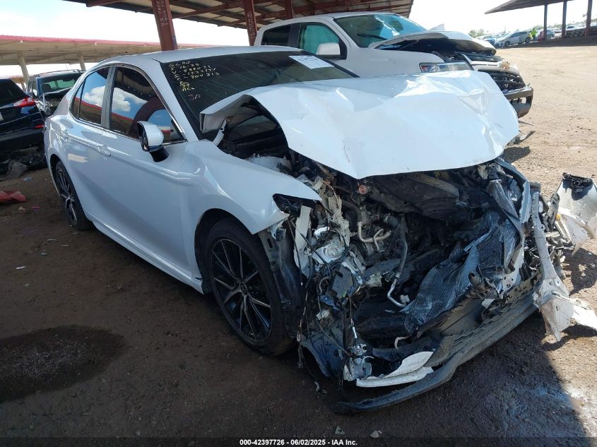 TOYOTA CAMRY SE  *4T1G11AK6MU588031*