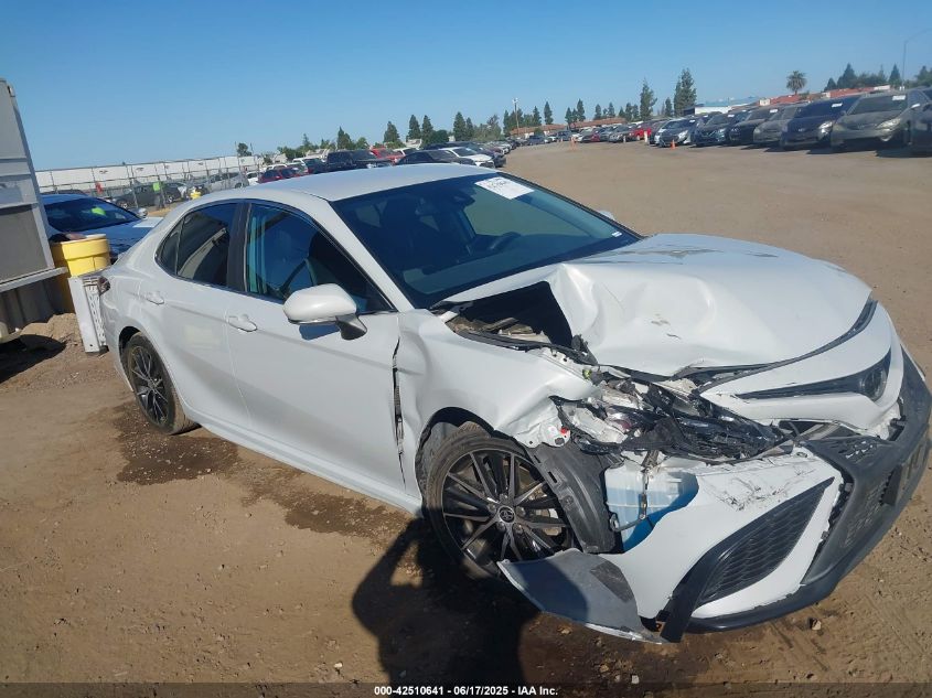 TOYOTA CAMRY SE  *4T1G11AK4NU046766*