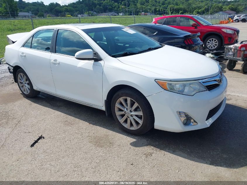 TOYOTA CAMRY XLE  *4T1BF1FK2EU734852*