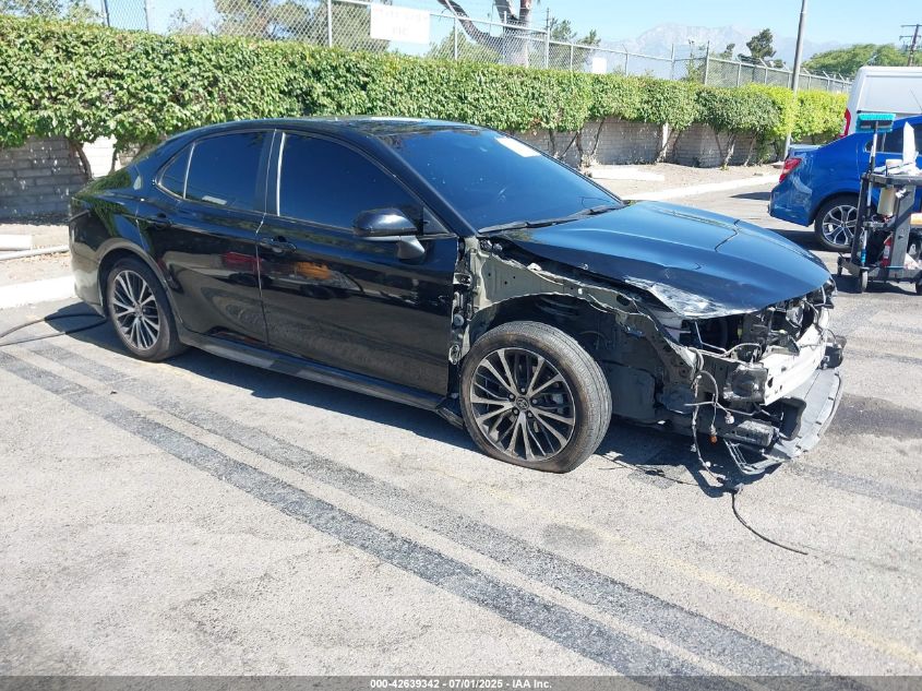 TOYOTA CAMRY SE  *4T1G11AK2LU972631*