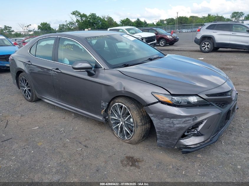 TOYOTA CAMRY SE  *4T1G11AK1RU841652*