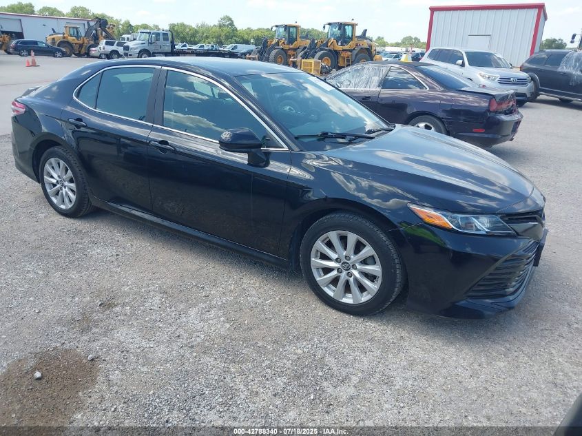 TOYOTA CAMRY LE  *4T1B11HK8JU658673*